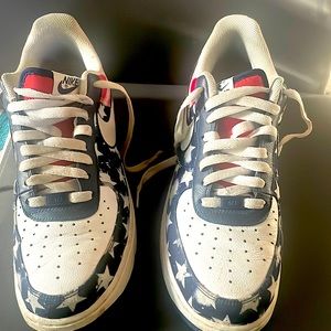 Nike Air Force 1 Low (Independence day) size 10 for men, White, Blue, Red.